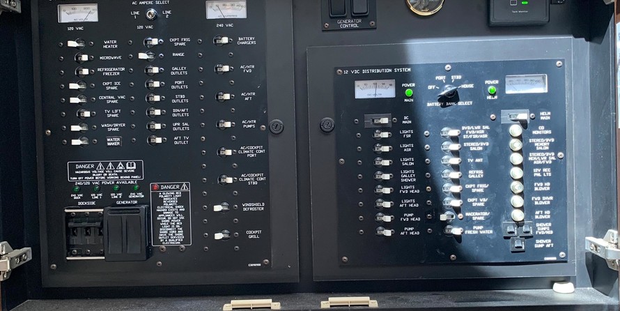 Cruisers Yachts 48 Cantius