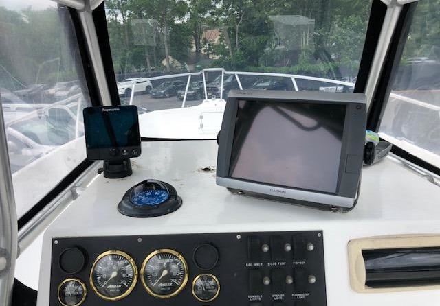 Angler Pro Boats 2900 center console