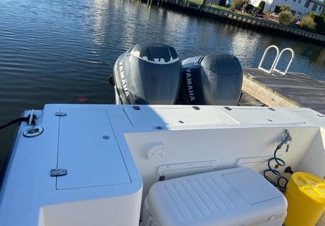 Angler Pro Boats 2900 center console