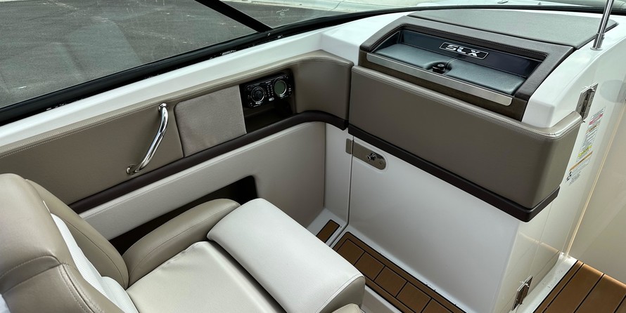 Sea Ray 270 SLX
