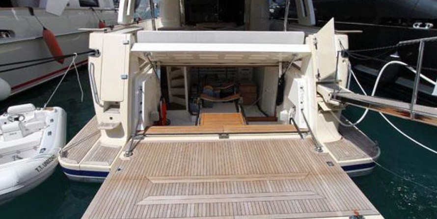 Custom Line Navetta 33