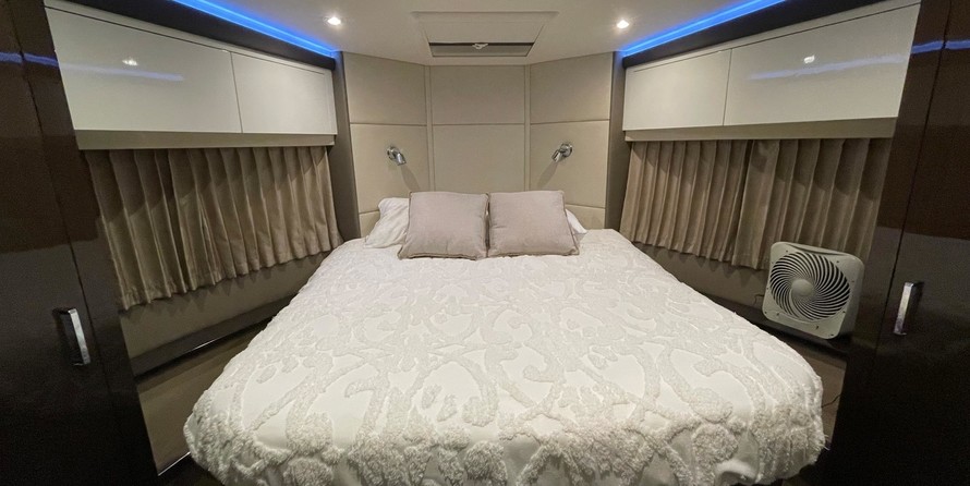 Carver C40 Command Bridge