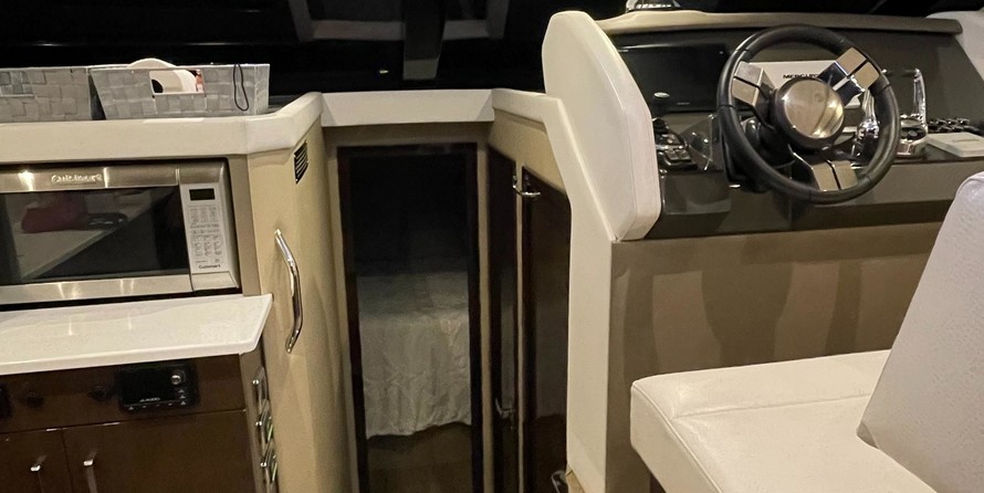 Carver C40 Command Bridge