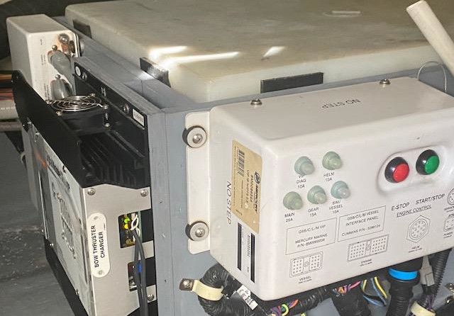 Carver C40 Command Bridge