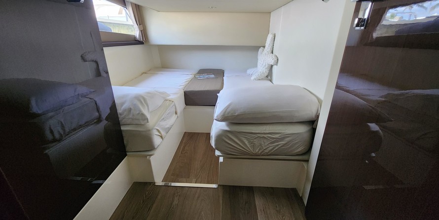 Carver C40 Command Bridge