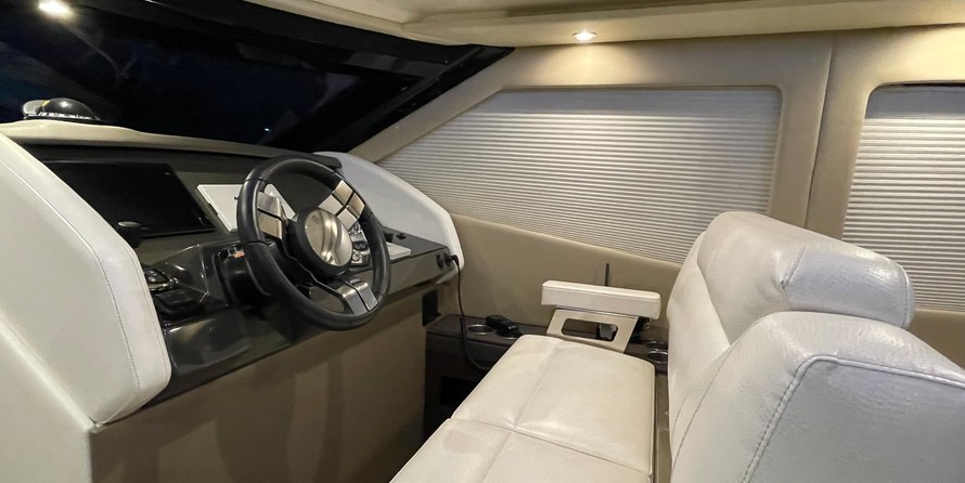 Carver C40 Command Bridge