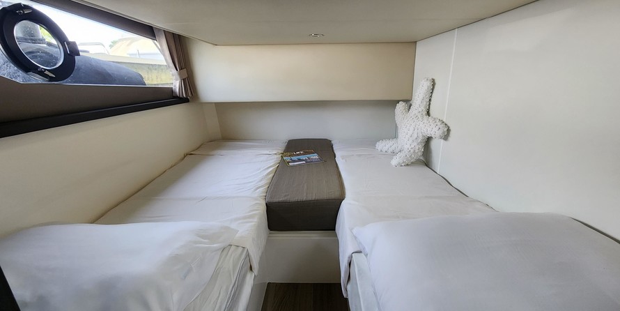 Carver C40 Command Bridge