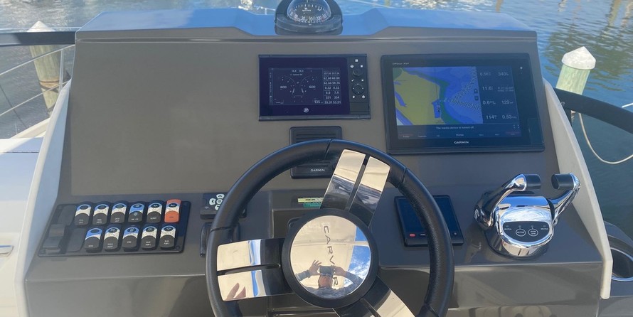 Carver C40 Command Bridge