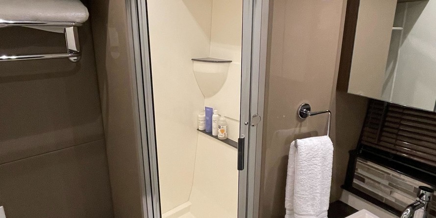 Carver C40 Command Bridge