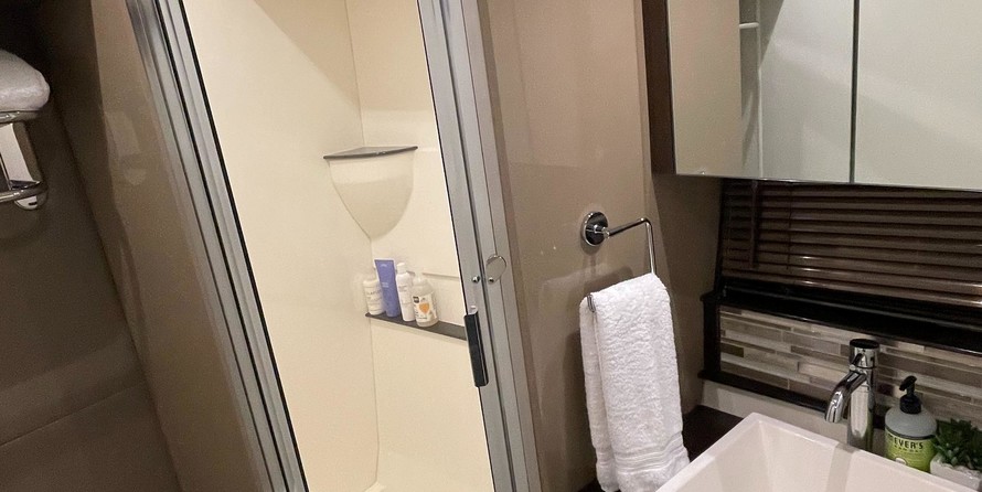 Carver C40 Command Bridge