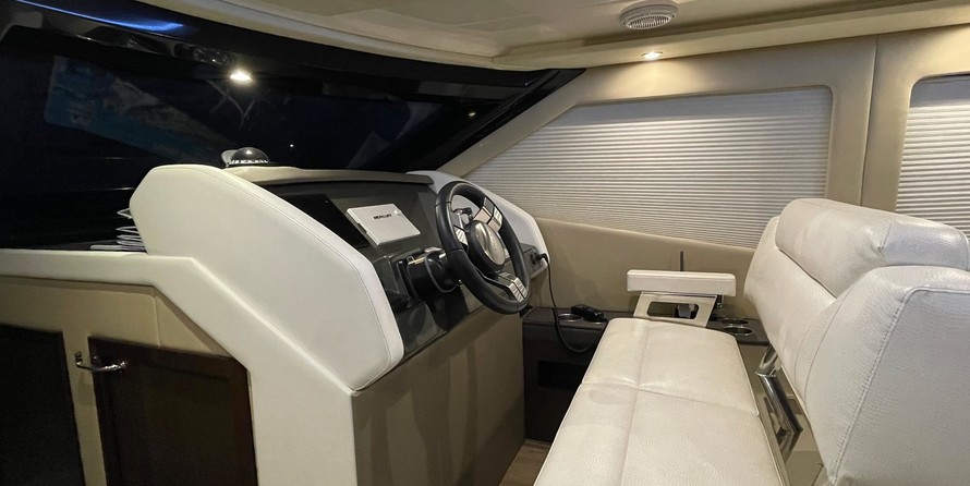 Carver C40 Command Bridge