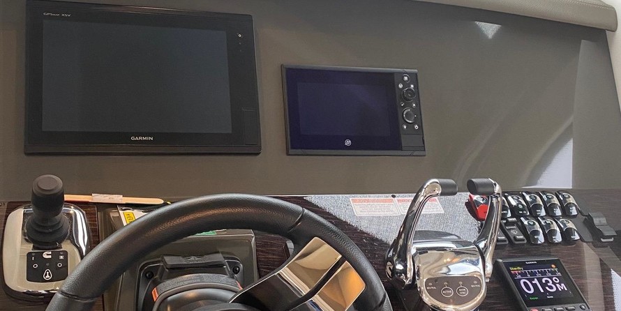 Carver C40 Command Bridge