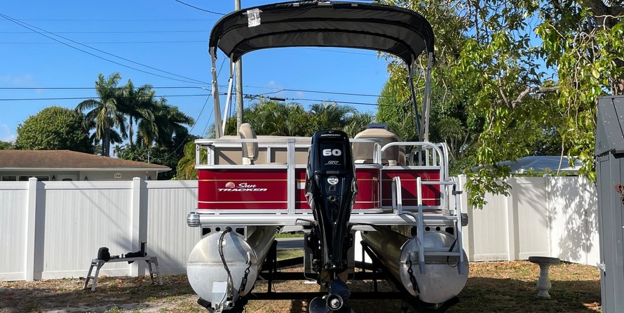 Sun Tracker Bass Buggy 18 DLX