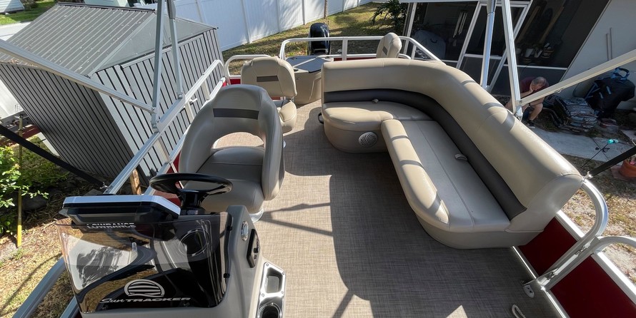 Sun Tracker Bass Buggy 18 DLX