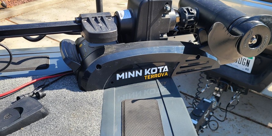 Tracker Targa V-18 Combo