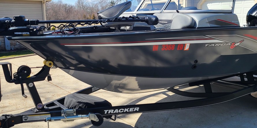 Tracker Targa V-18 Combo