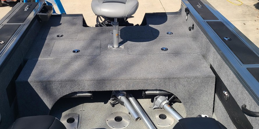 Tracker Targa V-18 Combo