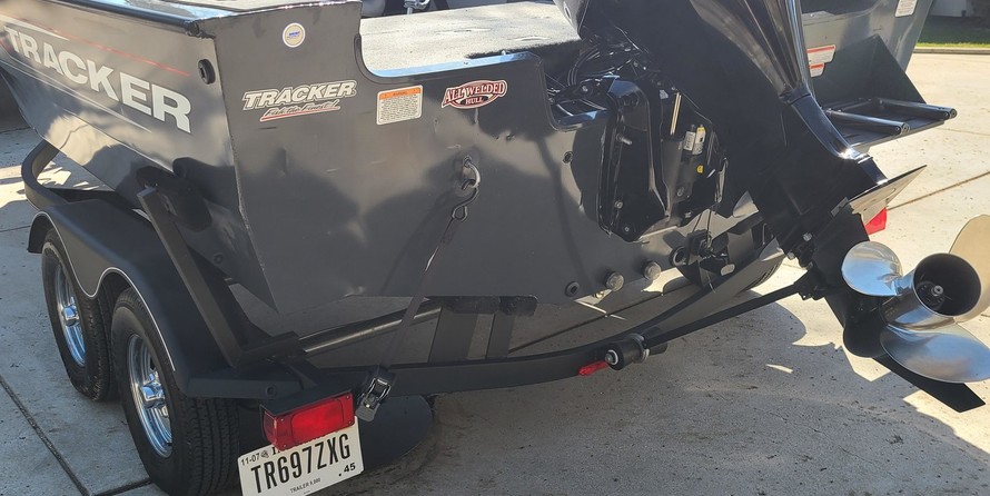 Tracker Targa V-18 Combo