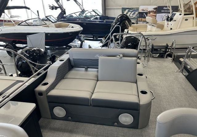 60 x 16 tri-toon passenger vessel