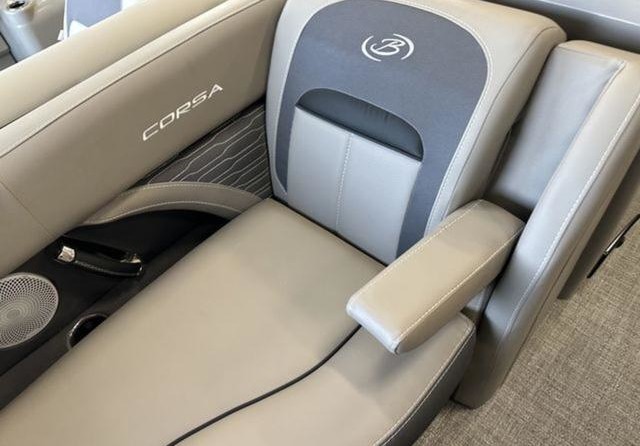 60 x 16 tri-toon passenger vessel