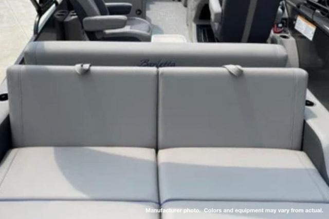 60 x 16 tri-toon passenger vessel