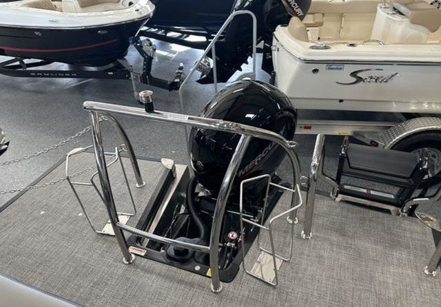 60 x 16 tri-toon passenger vessel