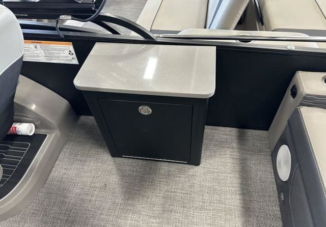 60 x 16 tri-toon passenger vessel