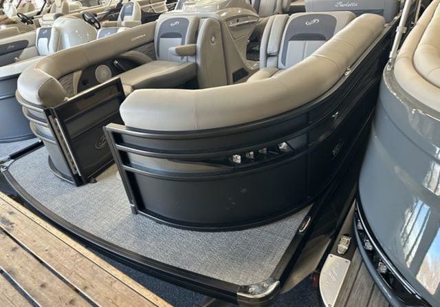 60 x 16 tri-toon passenger vessel