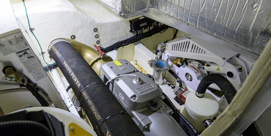 Riviera 5400 Sport Yacht