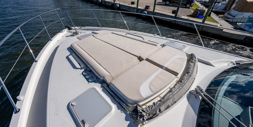 Riviera 5400 Sport Yacht