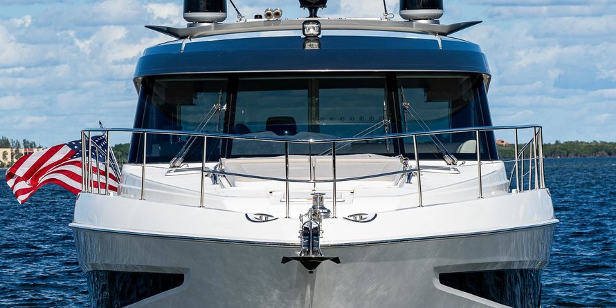 Riviera 5400 Sport Yacht