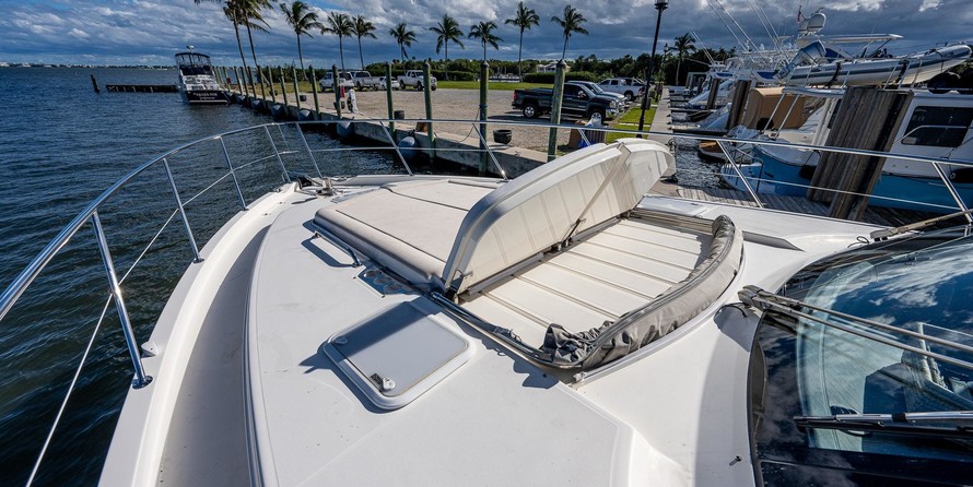 Riviera 5400 Sport Yacht