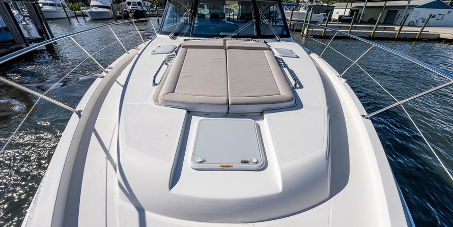 Riviera 5400 Sport Yacht