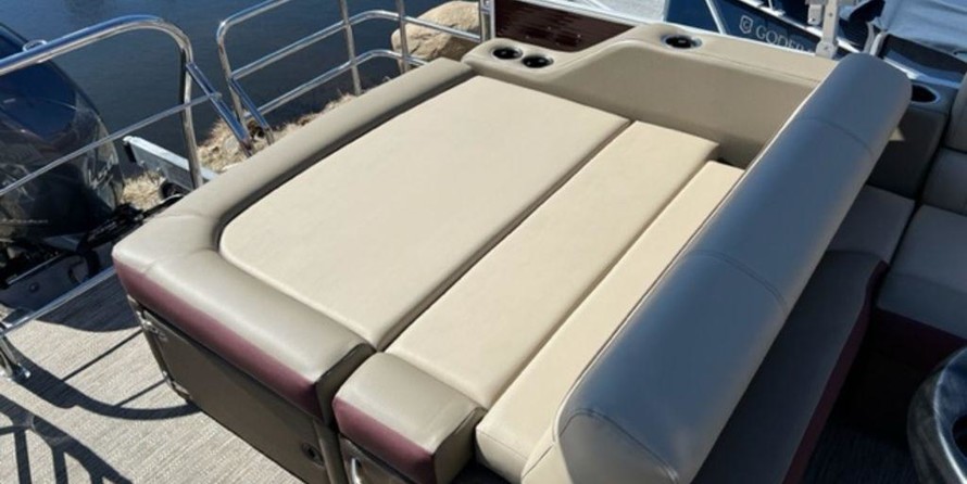 60 x 16 tri-toon passenger vessel