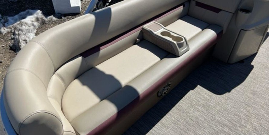 60 x 16 tri-toon passenger vessel