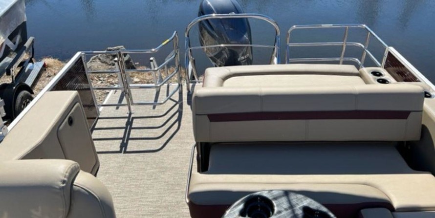 60 x 16 tri-toon passenger vessel