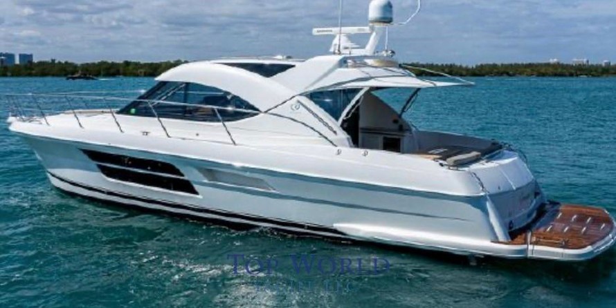 Riviera 5000 Sport Yacht