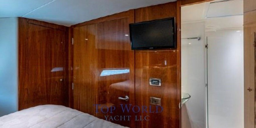 Riviera 5000 Sport Yacht