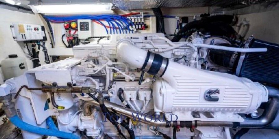 Riviera 5000 Sport Yacht