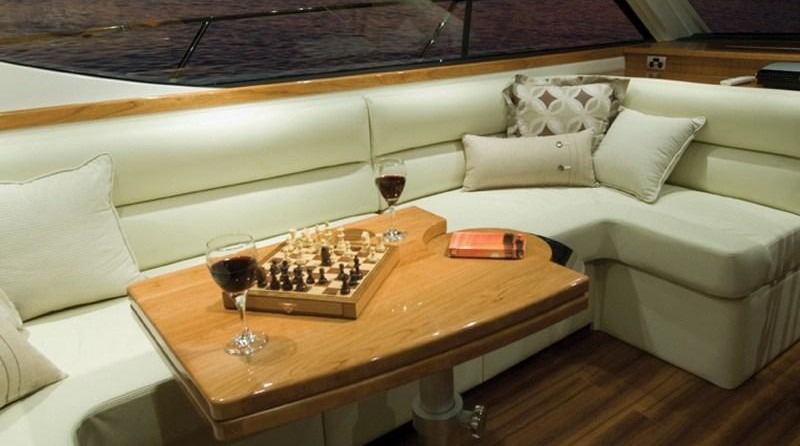 Riviera 5000 Sport Yacht