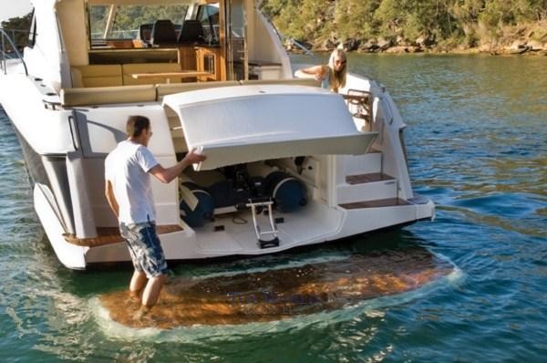 Riviera 5000 Sport Yacht