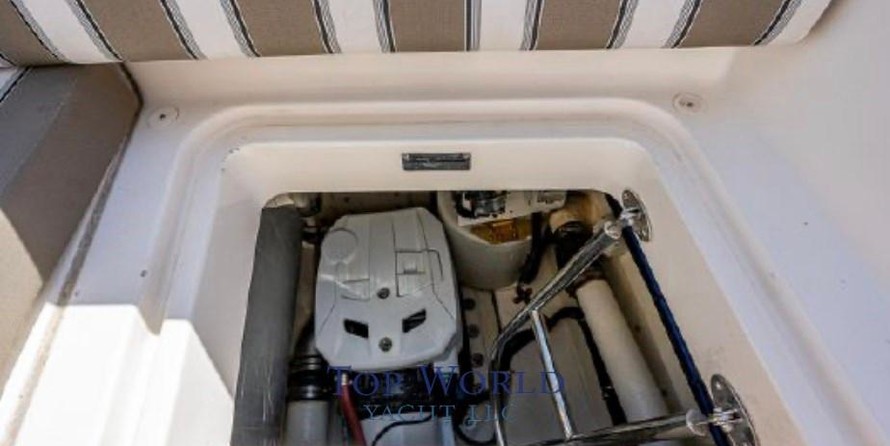 Riviera 5000 Sport Yacht