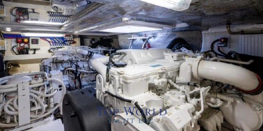 Riviera 5000 Sport Yacht