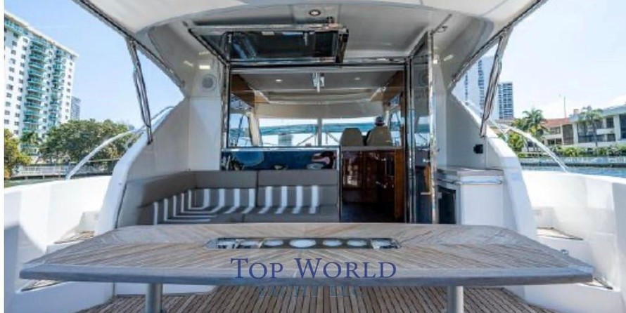 Riviera 5000 Sport Yacht