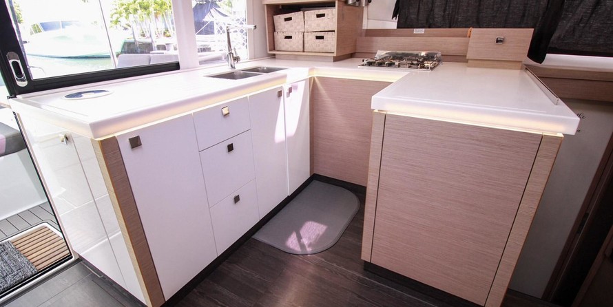 Fountaine Pajot Astréa 42