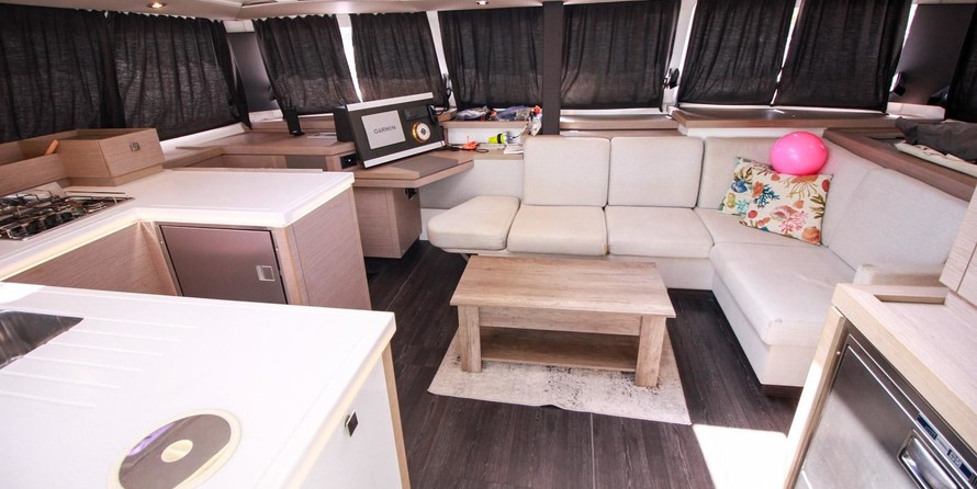 Fountaine Pajot Astréa 42