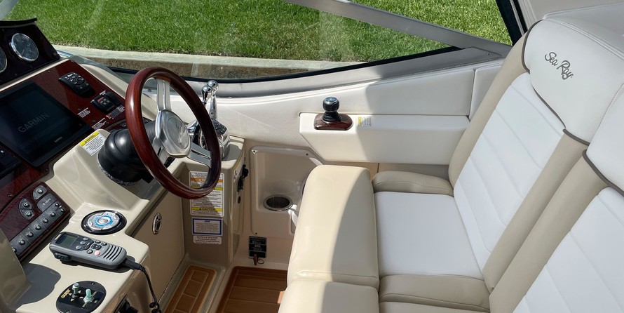 Sea Ray 330 Sundancer