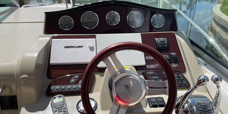 Sea Ray 330 Sundancer