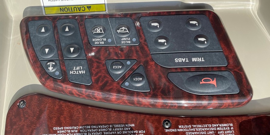 Sea Ray 330 Sundancer