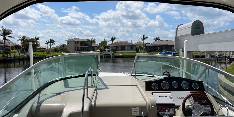 Sea Ray 330 Sundancer